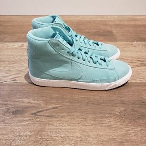 (SOLD) Nike Blazer Mid